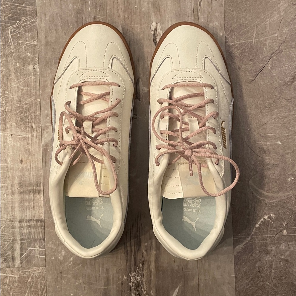 Womens Puma Shoes - Picture 2 of 8